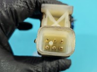 Zamek przód prawy 90493702 Opel Omega B EUROPA Producent części: OPEL, Europejska, 6pin