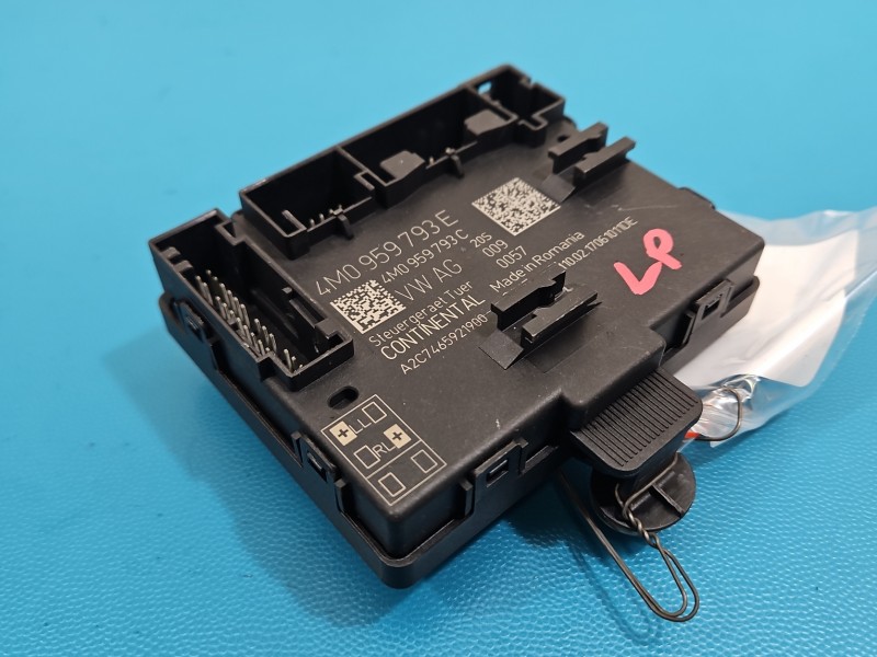 Sterownik moduł Producent części: Audi, Europejska, DRZWI Lp AUDI Q7 II 4M 4M0959793E