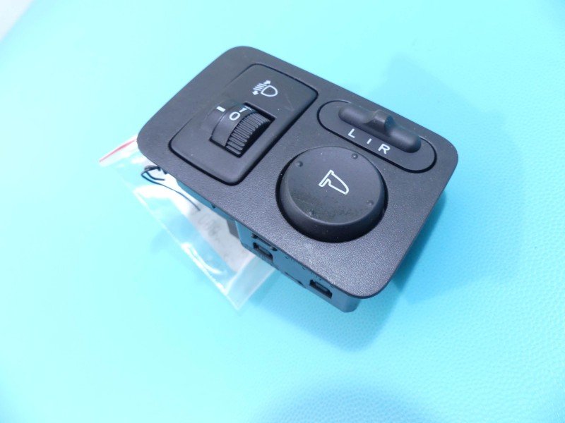 Przełącznik szyb HONDA CR-V III 06-11 Producent części: Honda EU M35748
