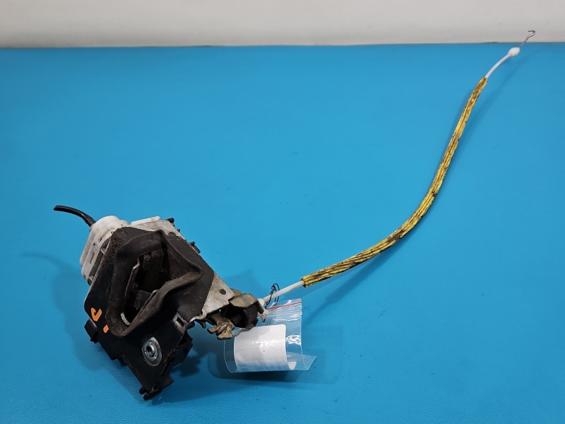 Zamek przód lewy Audi A3 8L EUROPA Producent części: Audi, 3 PIN