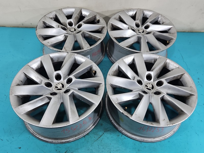 alufelgi felgi 17" komplet Skoda Superb III R17 Szerokość felgi: 7.0", Rozstaw śrub: 5x112, Odsadzenie (ET): 40, aluerb,...