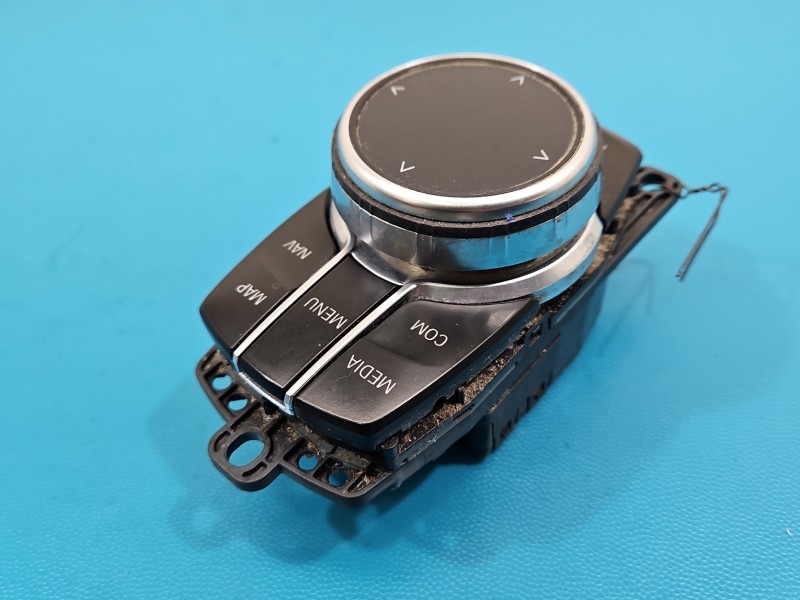 Przełącznik radia nawigacji panel BMW G30 6844224