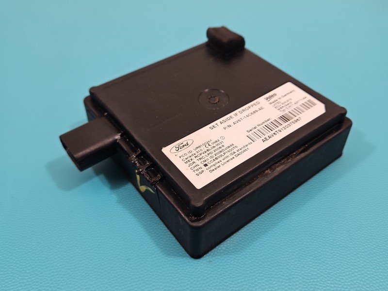 Sterownik moduł Producent części: FORD, CZUJNIK MARTWEGO POLA Uszkodzony uchwyt., AV6T-14C689-AE Ford Focus Mk3