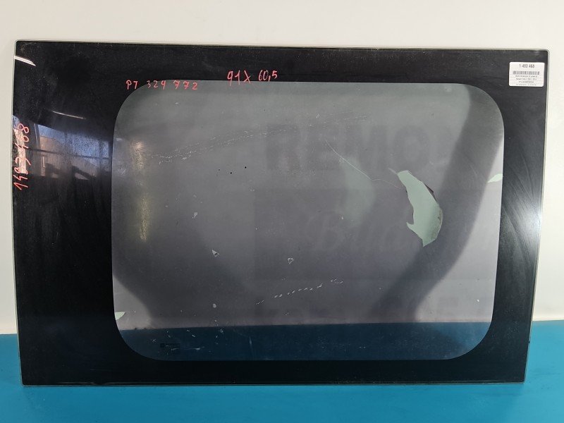 Szyba karoseryjna tył prawa Renault Trafic II HB