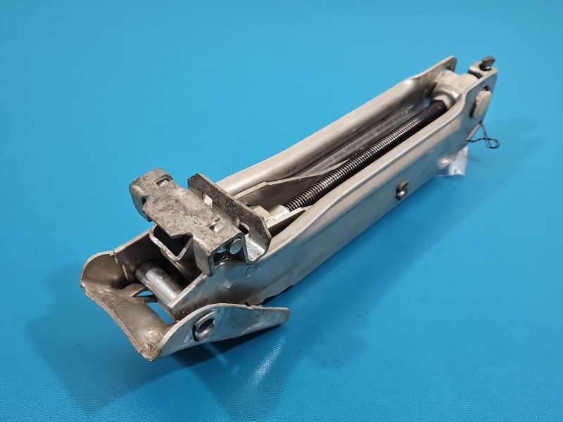 lewarek Podnośnik samochodowy trapezowy Audi A4 B6