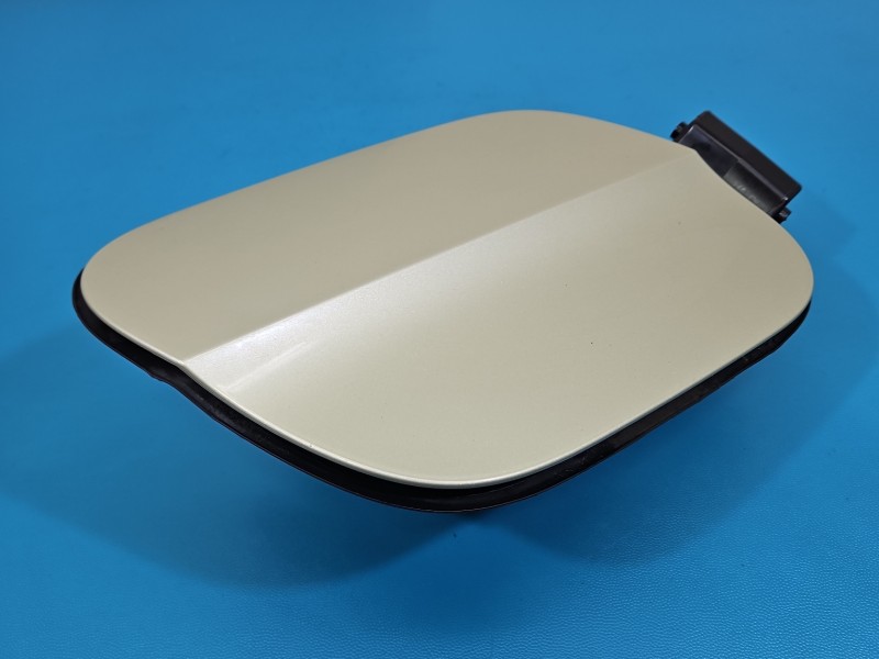 Klapka wlewu paliwa Skoda Superb IV złoty, Europejska, Kod lakieru: LR1B, Uszkodzone mocowanie ZŁOTY LR1B