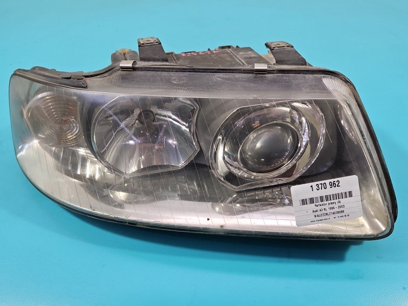 Reflektor prawy lampa przód Audi A3 8L EUROPA