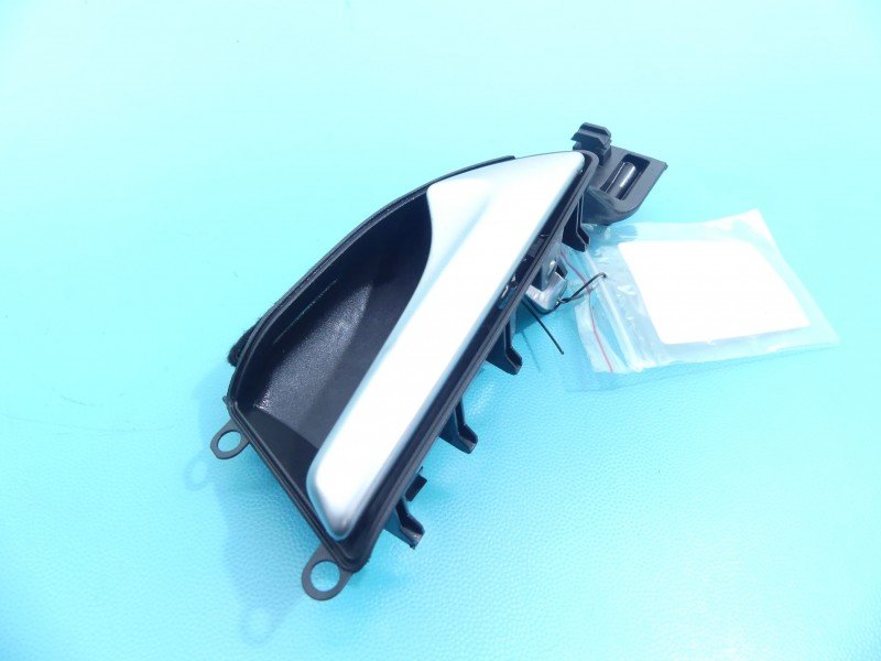 Klamka wewnętrzna przód prawa INFINITI QX30 H15 16-19 A2467600