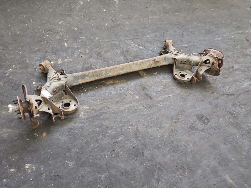 Tylna belka oś tył Toyota Corolla E15 1.6 vvti (1ZR)