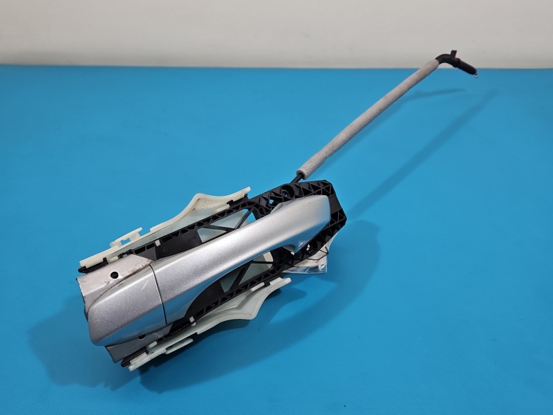 Klamka przód lewa zewnętrzna Skoda Octavia III 5L0837885B