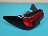 Lampa tył lewa Producent części: OPEL, 19-22 Z LISTWĄ ŻARÓWKOWĄ HATCHBACK W BŁOTNIK Opel Astra V K HB