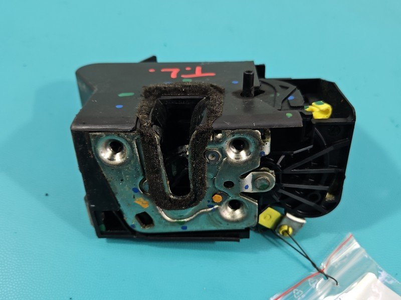 Zamek tył lewy Dacia Duster II 18- Producent części: Dacia, HB 5D 2pin