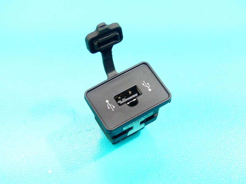 Gniazdo USB Fiat Grande Punto 735429751