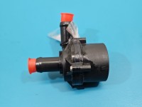 Pompka obiegu wody pompa Opel Insignia B 2.0 cdti 13592756