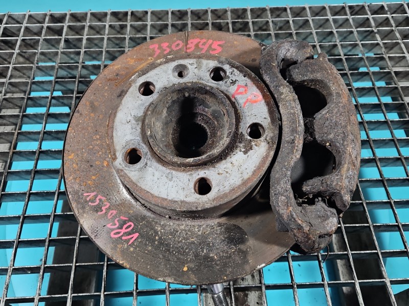 Zwrotnica prawa piasta przód 2.3 dci Renault Master III 10-24