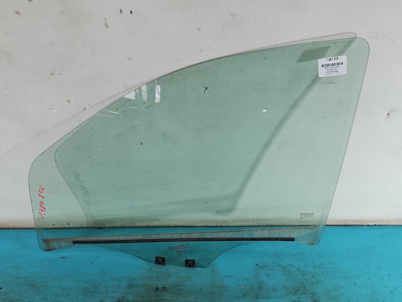 Szyba drzwi przód lewa Dacia Dokker HB