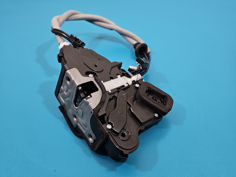 Zamek przód prawy 3J1837016A Skoda Octavia IV EUROPA Europejska, 6pin