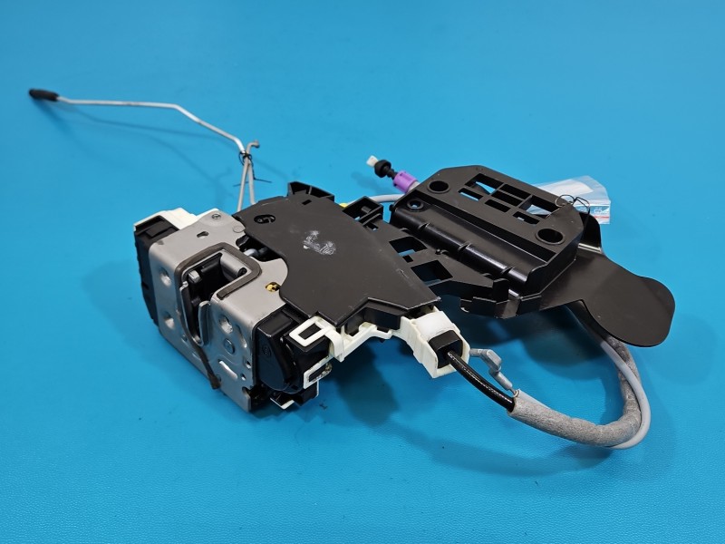 Zamek przód lewy Mercedes GL II X166 EUROPA 4pin A1667200135