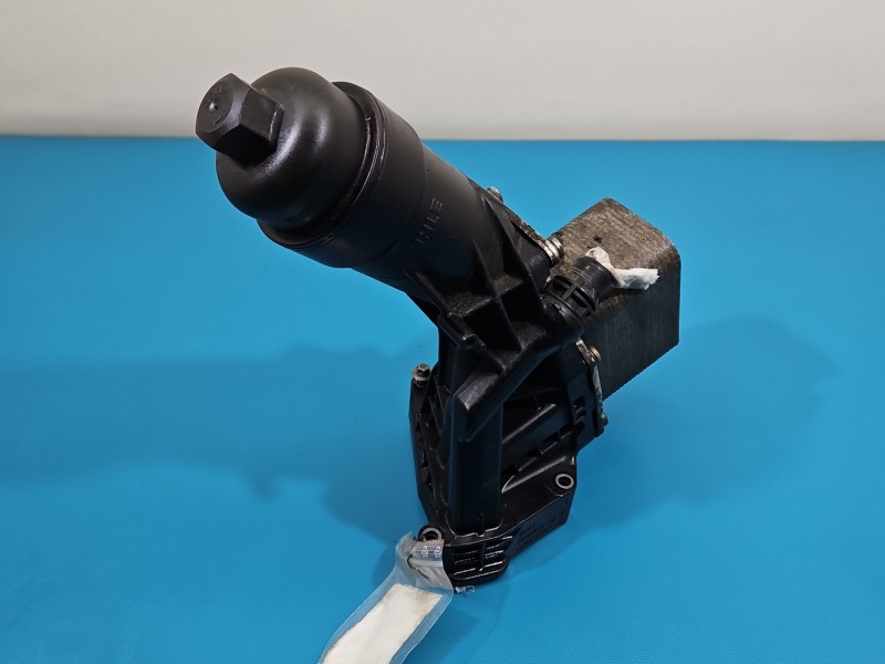 Podstawa filtra oleju obudowa BMW G30 7056866, 72361309 2.0d