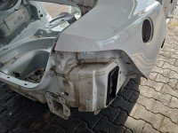 Błotnik tył prawy Jaguar XE X760 biały LRC NER polaris white ćwiartka