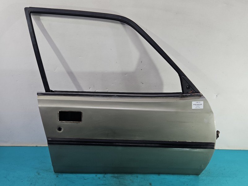 DRZWI PRZÓD PRAWE PASAŻERA Peugeot 305 5d beżowy