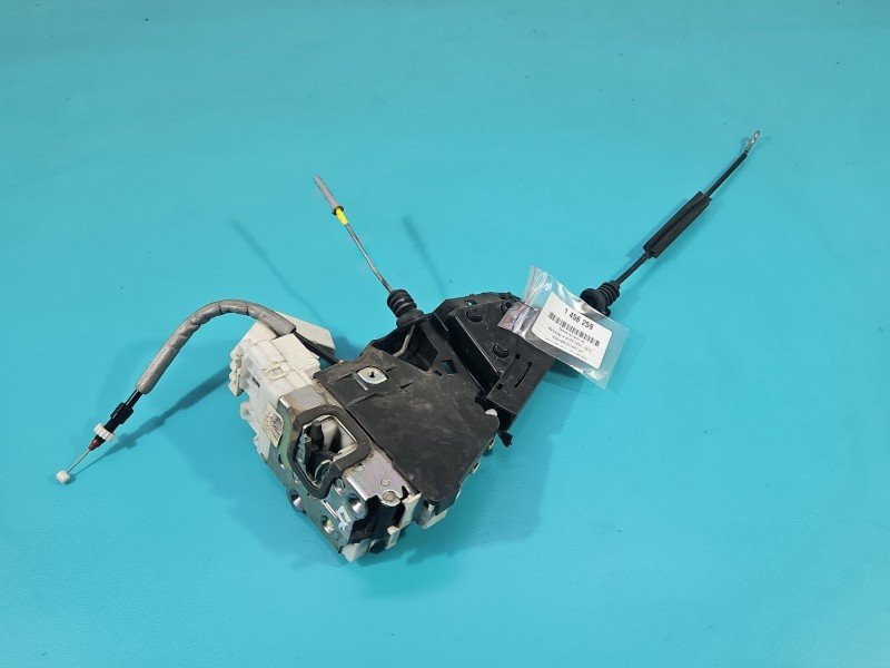 Zamek tył lewy 1697302135 Mercedes W169 Zamek tył lewy 1697302135 Mercedes W169