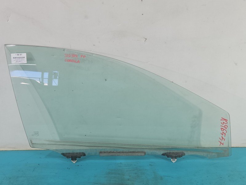 Szyba drzwi przód prawa Toyota Corolla E16 E18 13- sedan