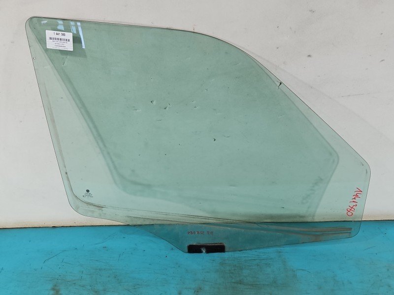 Szyba drzwi przód prawa Fiat Doblo II HB