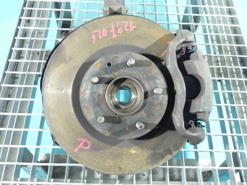 Zwrotnica prawa piasta przód 2.0 16v Mazda 3 III BM 13-18