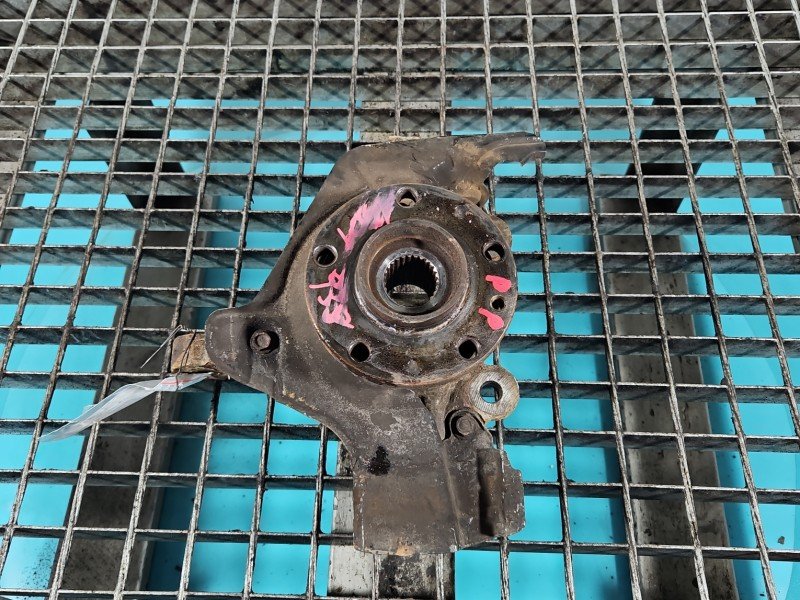 Zwrotnica prawa piasta przód 1.4 Tjet (198A4000) Fiat Doblo II Zwrotnica prawa piasta przód 1.4 Tjet (198A4000) Fiat Doblo II