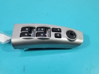 Przełącznik szyb Kia Sportage II 04-10 483493-1110 Producent części: KIA, Europejska, 4x szyba + lusterka EU