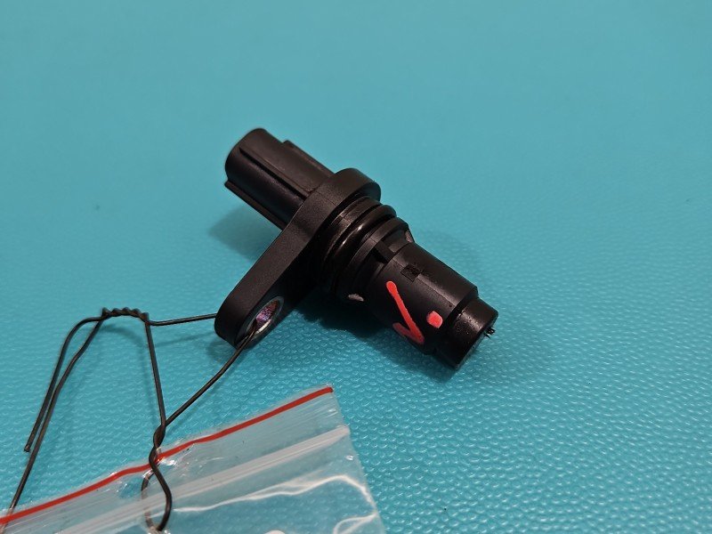 Czujnik położenia wału korbowego Subaru Forester IV SJ 12-18 039010P23 Czujnik położenia wału korbowego Subaru Forester IV SJ 12-18 039010P23