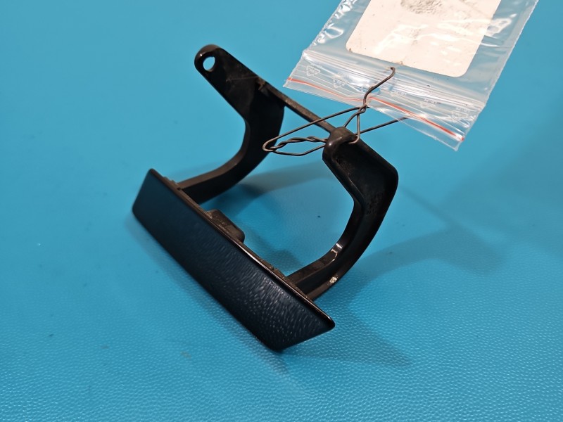 Zaślepka spryskiwacza lewa Mercedes ML W164 A1648600108