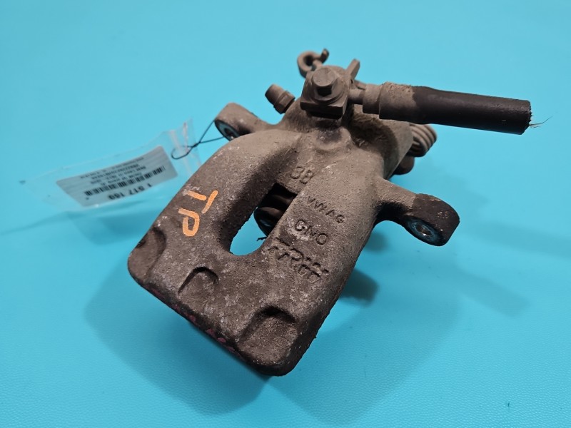 Zacisk tył prawy Seat Leon III 12- 2.0 tdi (Crmb) HB Zacisk tył prawy Seat Leon III 12- 2.0 tdi (Crmb) HB