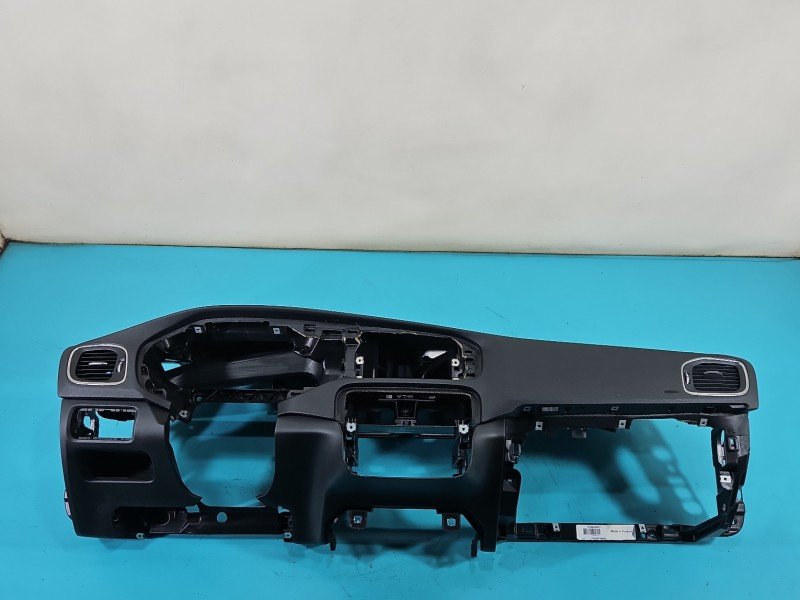 Deska rozdzielcza konsola kokpit Volvo V40 II 12- eu Deska rozdzielcza konsola kokpit Volvo V40 II 12- eu