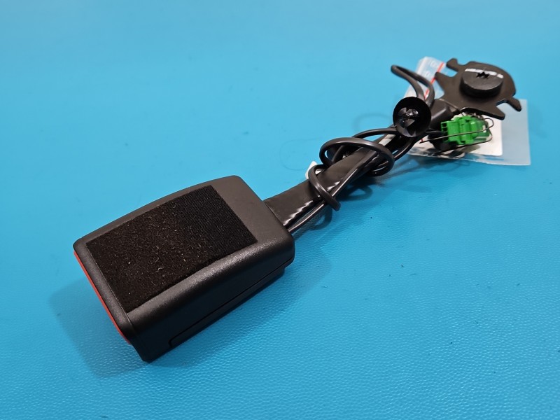 Pas bezpieczeństwa przód prawy pasażera 868423021R Dacia Duster III 24-