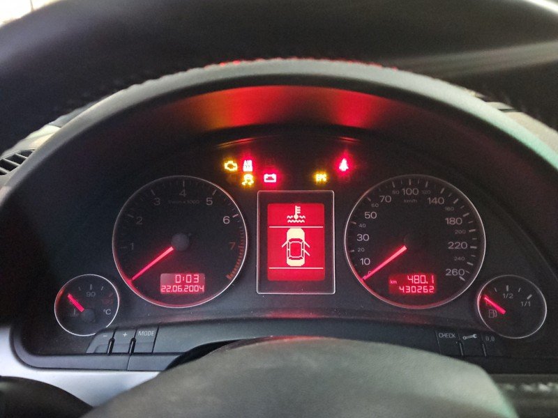 Licznik Audi A4 B7 0263626056 1.8 T 20V (BFB) EUROPA