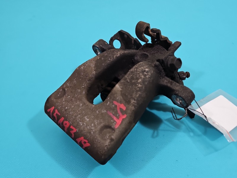 Zacisk tył prawy Opel Zafira B 1.9 CDTI HB