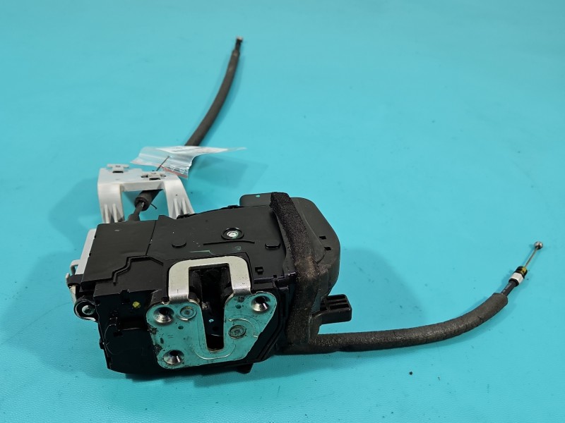 Zamek przód prawy 81320-3U010 Kia Sportage III 10-15 EUROPA Producent części: KIA, Europejska, 6pin