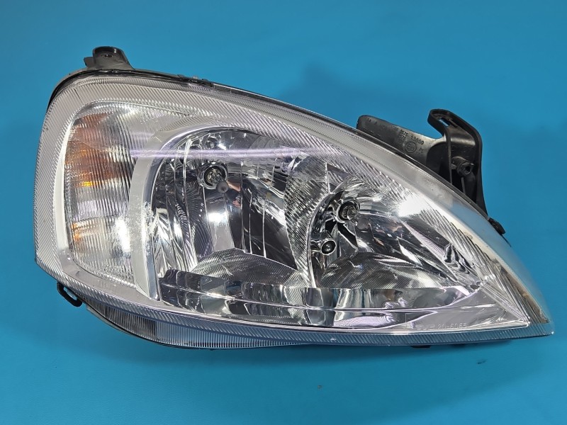 Reflektor prawy lampa przód Opel Corsa C EUROPA