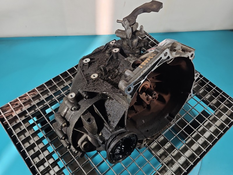 Skrzynia biegów Vw Passat B6 1.6 8V