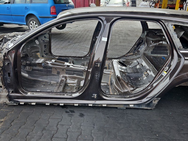 Próg lewy SŁUPEK ŚRODKOWY B AUDI A6 C7 kombi 5d brązowy LY8Z