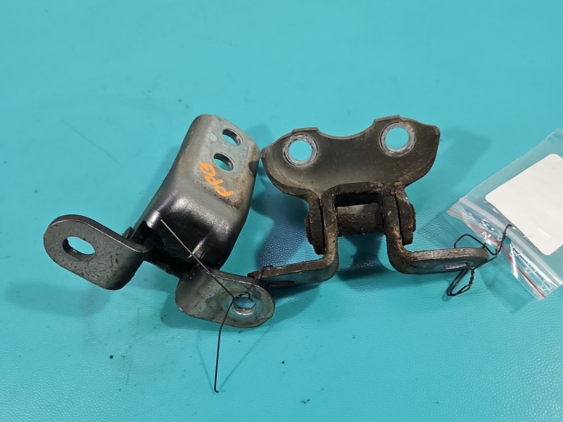 Zawias drzwi przód prawy Toyota Rav4 V