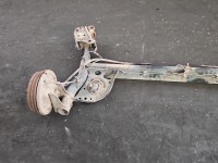 Tylna belka oś tył Nissan Note E11 1.6 16V Tylna belka oś tył Nissan Note E11 1.6 16V