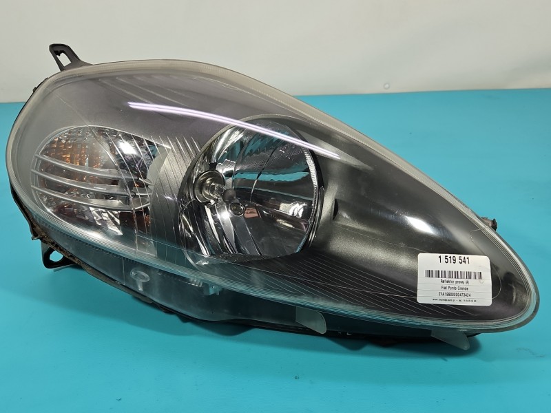 Reflektor prawy lampa przód Fiat Grande Punto EUROPA