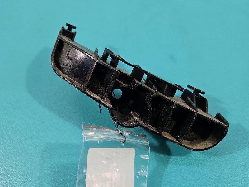 Ślizg zderzaka tył lewy LEXUS CT 10-22 52563-76010