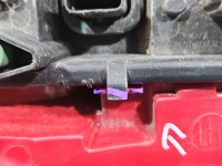 Lampa tył prawa Peugeot, Uszkodzone jedno mocowanie trzymający wkład. Brak nr Peugeot 5008 HB