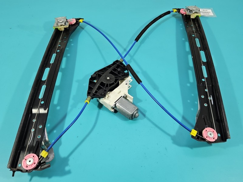 Podnośnik przód lewy Vw Sharan II 10- 8K0959802B 5d HB