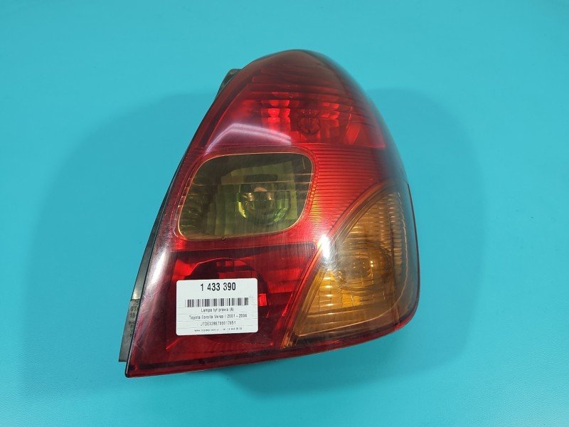Lampa tył prawa Toyota Corolla Verso I HB