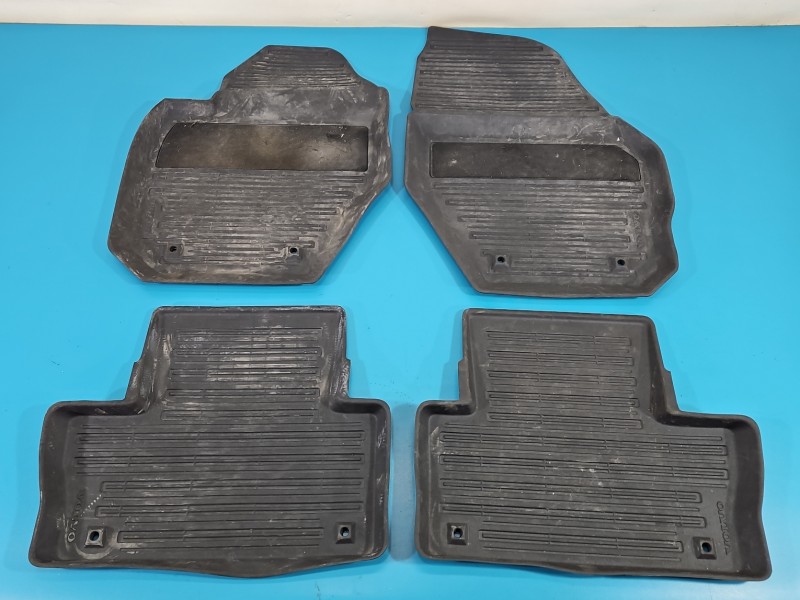Dywaniki komplet Volvo XC60 I 08-